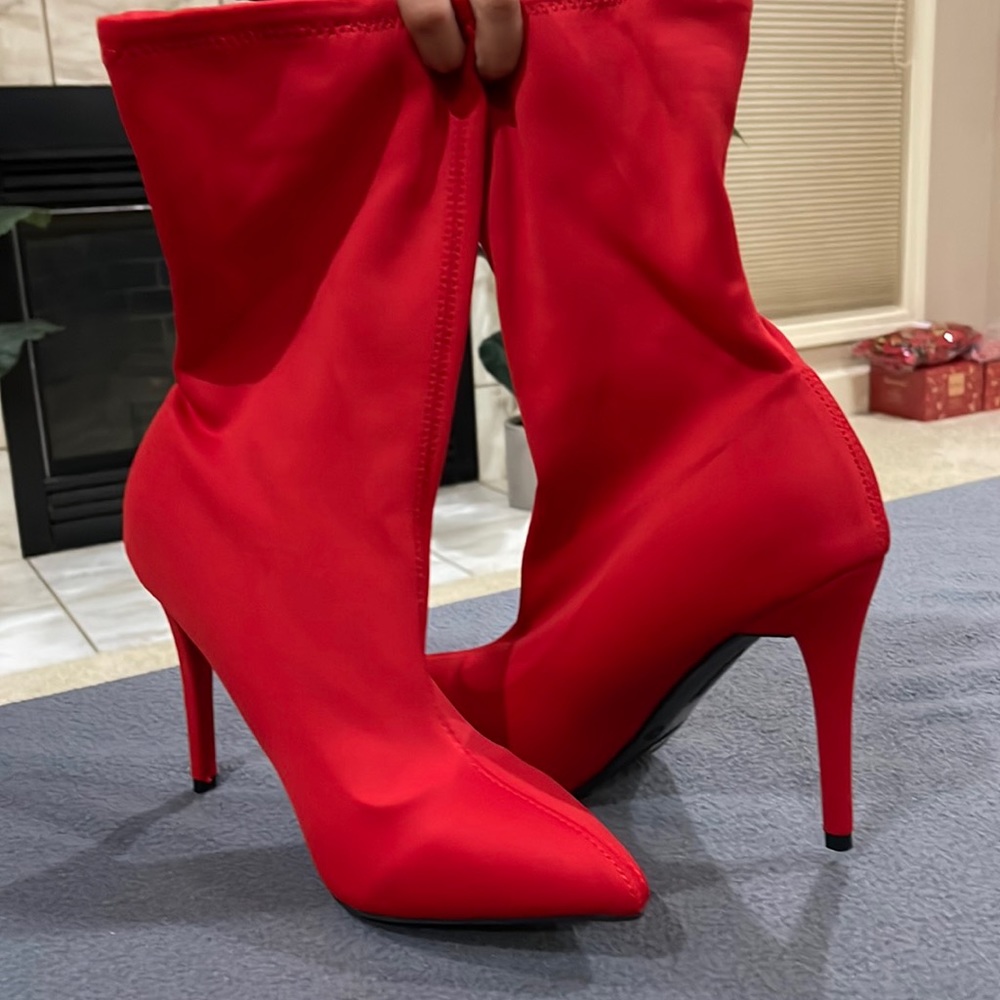 Red Bootie heel size 9 never worn Miss Lola
